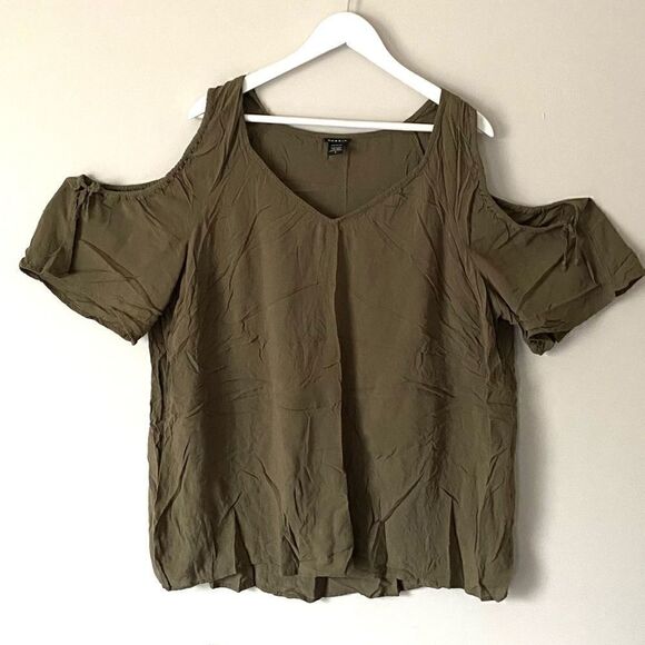 Torrid green cold shoulder 3X blouse tie sleeve - Picture 3 of 5